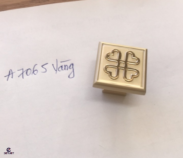 Núm tủ 7065 vàng